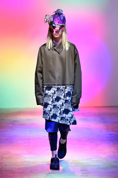 Look 7